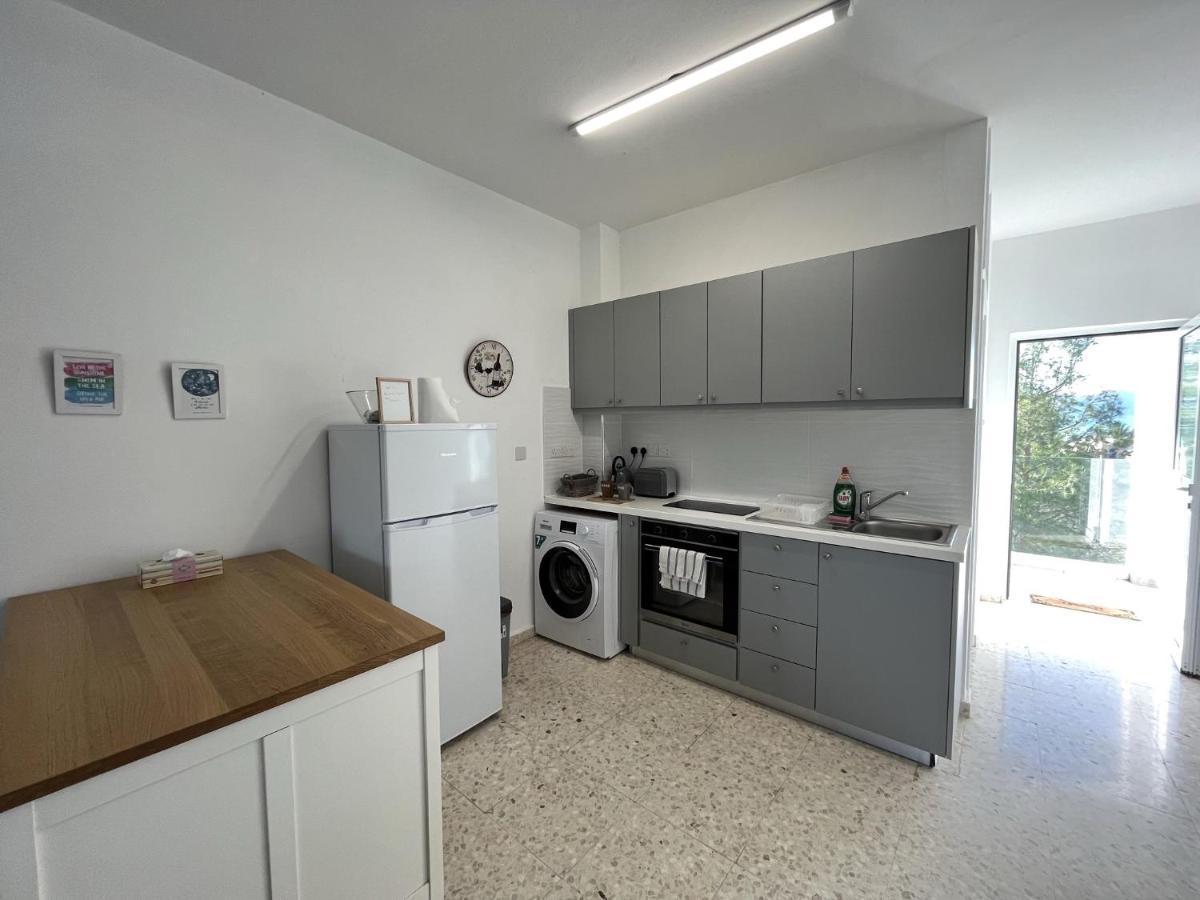White House Studio With Sea View And Parking Polis Extérieur photo